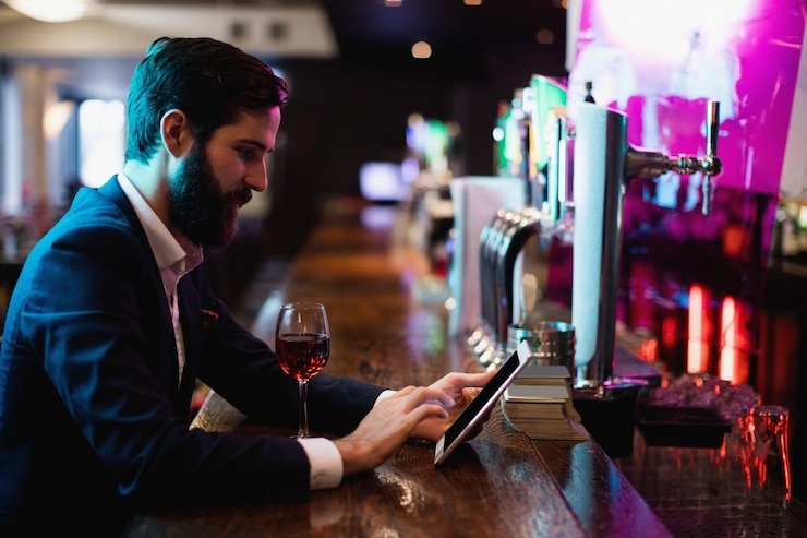 পরিষ্কার প্ল্যাটফর্ম অভিজ্ঞতার তুলনামূলক দৃশ্য